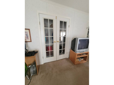 This beautiful home is located in Paradise Park on a corner lot!