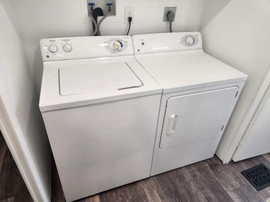 Best Value in Pinellas County - Fully Renovated & Move-In Ready! - photo 11