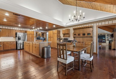This beautifully updated Lake Hamilton home offers the perfect - photo 13
