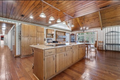 This beautifully updated Lake Hamilton home offers the perfect - photo 18