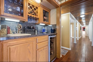 This beautifully updated Lake Hamilton home offers the perfect - photo 19