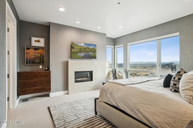 Enjoy this premiere location in Canyons Village with true ski-in - photo 20