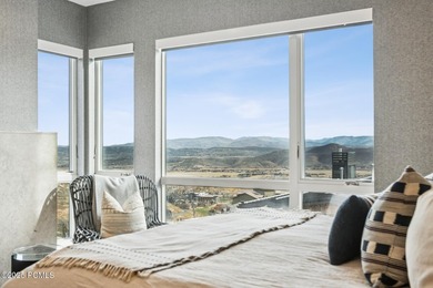 Enjoy this premiere location in Canyons Village with true ski-in - photo 21