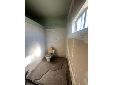 Great Investment Property!! Consist of 5 commercial spaces - photo 22