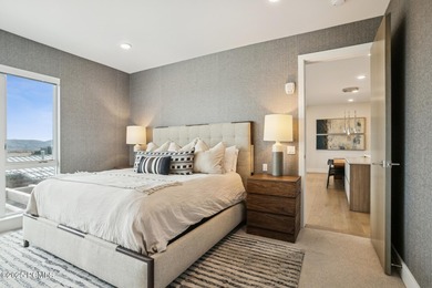 Enjoy this premiere location in Canyons Village with true ski-in - photo 23