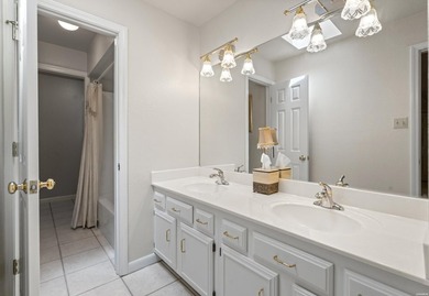 This beautifully updated Lake Hamilton home offers the perfect - photo 31