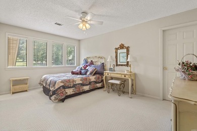 This beautifully updated Lake Hamilton home offers the perfect - photo 32
