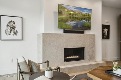 Enjoy this premiere location in Canyons Village with true ski-in - photo 36