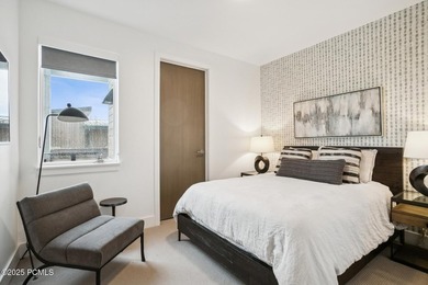 Enjoy this premiere location in Canyons Village with true ski-in - photo 42