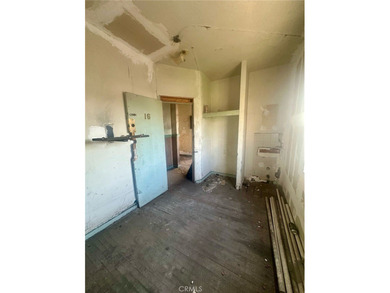 Great Investment Property!! Consist of 5 commercial spaces - photo 44