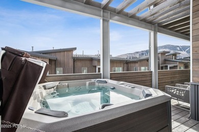 Enjoy this premiere location in Canyons Village with true ski-in - photo 50