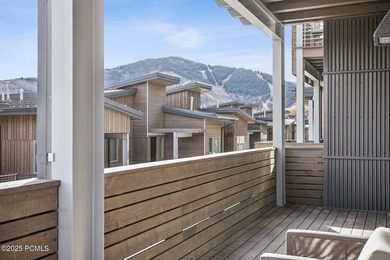 Enjoy this premiere location in Canyons Village with true ski-in - photo 51
