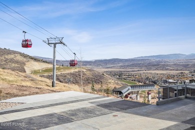Enjoy this premiere location in Canyons Village with true ski-in - photo 52