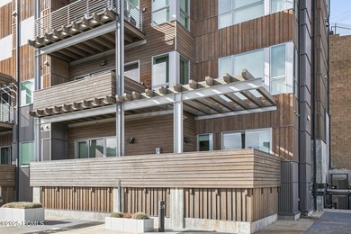 Enjoy this premiere location in Canyons Village with true ski-in - photo 55
