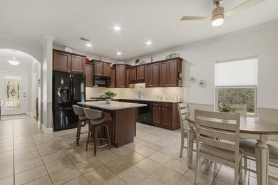 Experience Pond Life in Passages! Well cared for property with - photo 11