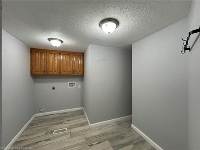 Luxury Riverfront living at The Cove at Canterbury. Discover - photo 18