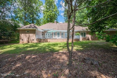 Gorgeous custom built 1 level hard coat stucco home located on - photo 21