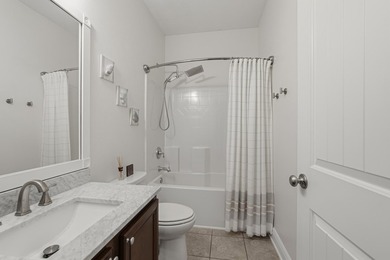 Experience Pond Life in Passages! Well cared for property with - photo 25