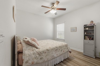 Experience Pond Life in Passages! Well cared for property with - photo 26