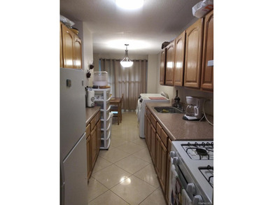 Beautiful 3 bedrooms CO-OP with 1.5 bath and laundry facility on - photo 26
