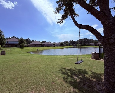 Experience Pond Life in Passages! Well cared for property with - photo 33