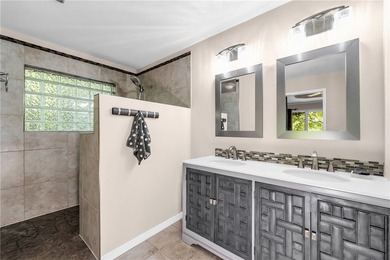 You have *got* to see this one! Tucked away in Bella Vista's - photo 8