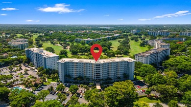Spacious 2 BD, 2 BA condo overlooking the golf course in - photo 1