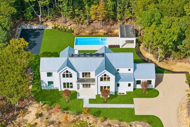 Welcome to your dream retreat in the heart of the Hamptons! This - photo 4