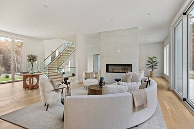 Welcome to your dream retreat in the heart of the Hamptons! This - photo 8