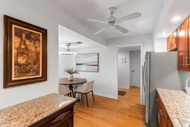 Spacious 2 BD, 2 BA condo overlooking the golf course in - photo 8