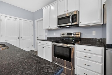 APPRAISAL IN HAND FOR $435K!!!INSTANT EQUITY on this charming - photo 16