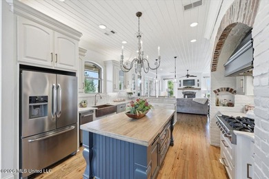 WATERVIEWS from almost all areas of this beautiful, luxurious - photo 16