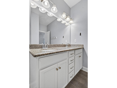 APPRAISAL IN HAND FOR $435K!!!INSTANT EQUITY on this charming - photo 20