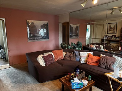This two-bedroom first floor apartment is located in Clearview - photo 1