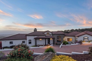 Located behind a private gate on 19.22 acres in San Benancio - photo 2
