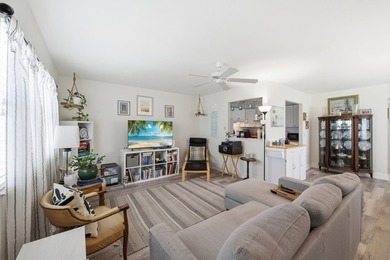 Welcome to this charming one-bedroom, one-and-a-half-bath Villa - photo 5