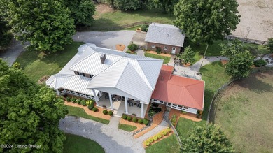 Welcome to 575 Moody Pike where Southern charm meets historic - photo 13