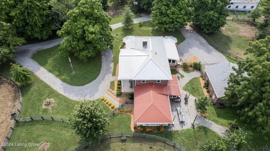 Welcome to 575 Moody Pike where Southern charm meets historic - photo 14
