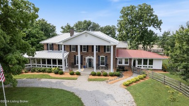 Welcome to 575 Moody Pike where Southern charm meets historic - photo 19