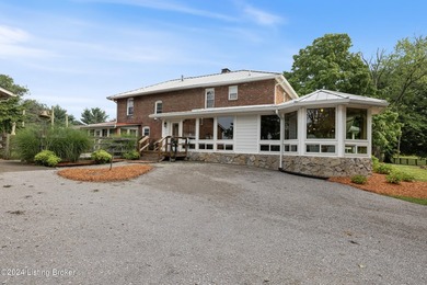 Welcome to 575 Moody Pike where Southern charm meets historic - photo 26