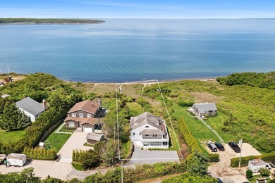 Tucked away on the shores of Fort Pond Bay, this well-kept 2,500 - photo 27