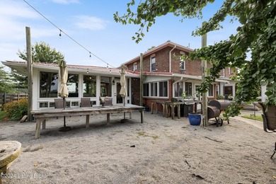 Welcome to 575 Moody Pike where Southern charm meets historic - photo 30