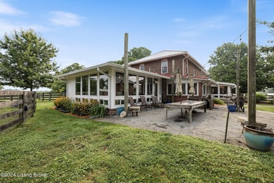 Welcome to 575 Moody Pike where Southern charm meets historic - photo 31