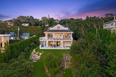 Tucked away on the shores of Fort Pond Bay, this well-kept 2,500 - photo 31