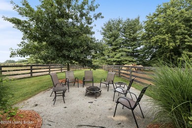 Welcome to 575 Moody Pike where Southern charm meets historic - photo 34