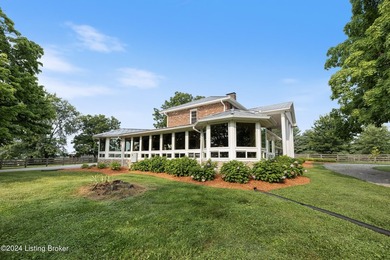 Welcome to 575 Moody Pike where Southern charm meets historic - photo 41