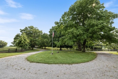 Welcome to 575 Moody Pike where Southern charm meets historic - photo 48