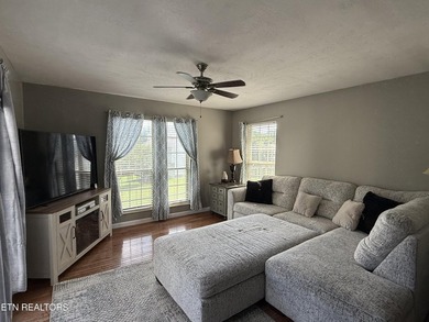 Welcome home to this beautiful traditional two-story residence - photo 10