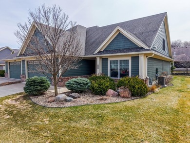 Welcome to this stunning 3-bedroom, 3-bathroom slab-on-grade - photo 1