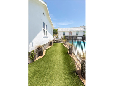 Rare opportunity to own TWO fully independent one bedroom - photo 12